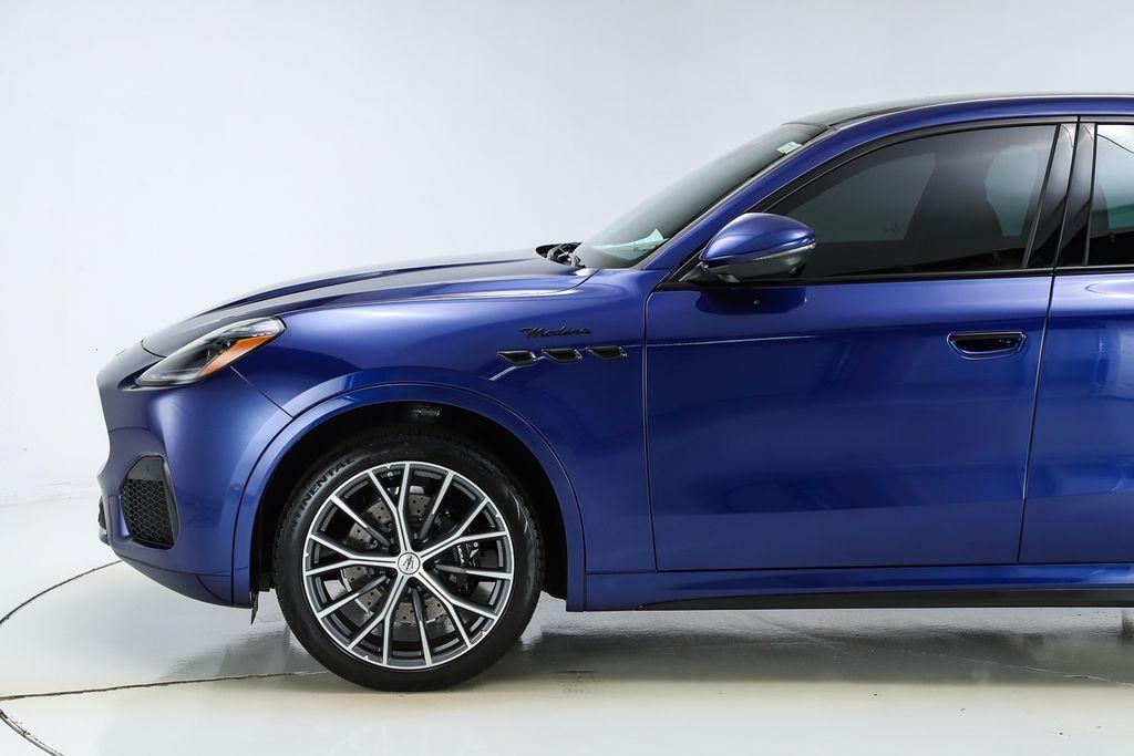 new 2026 Maserati Grecale car, priced at $96,615
