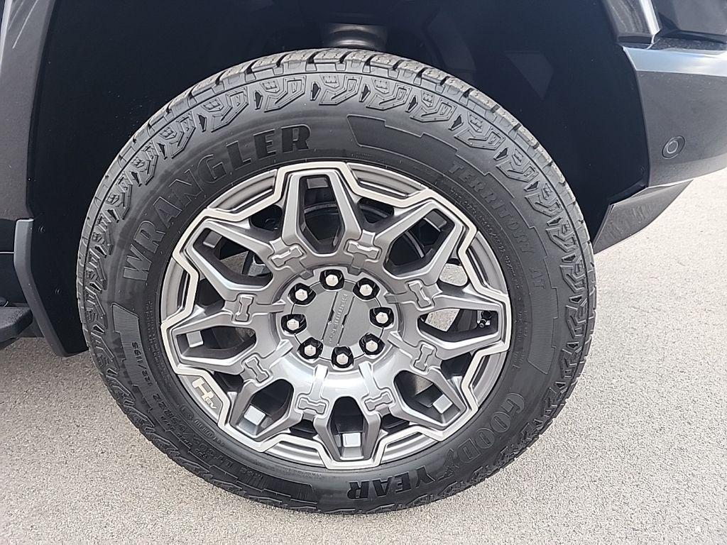 used 2024 GMC HUMMER EV SUV car, priced at $68,592