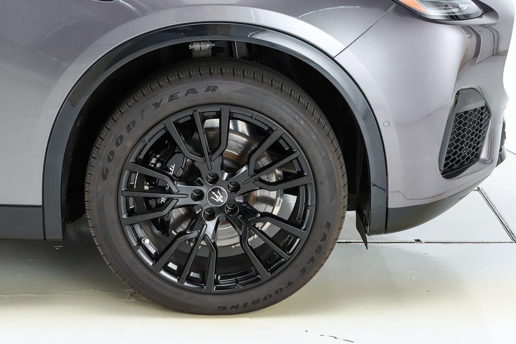 new 2025 Maserati Grecale car, priced at $75,343