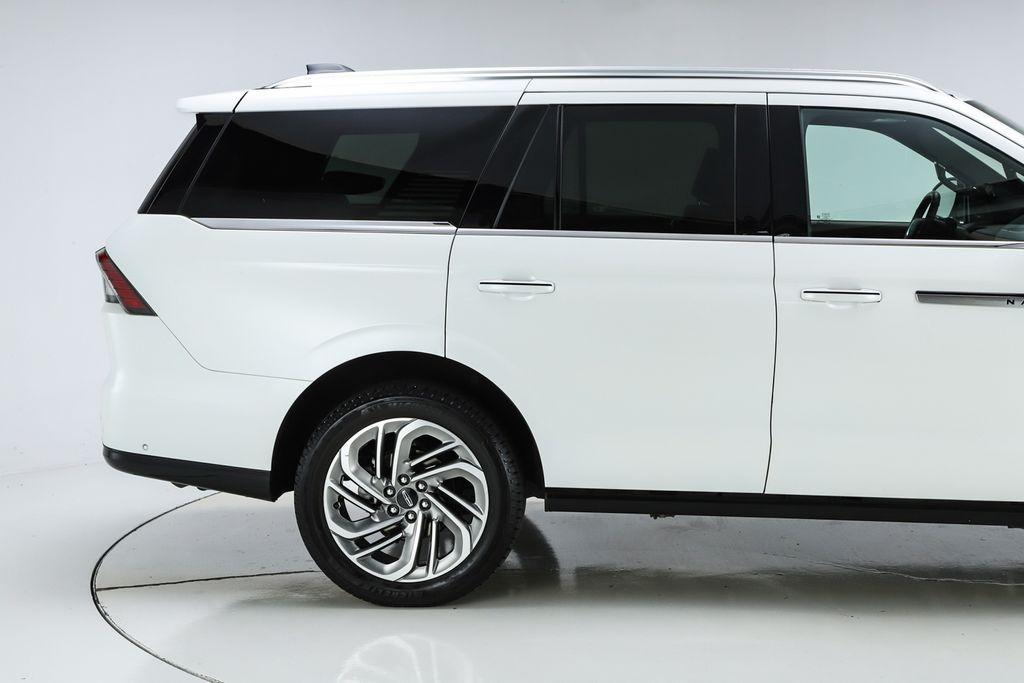 used 2025 Lincoln Navigator car, priced at $86,595
