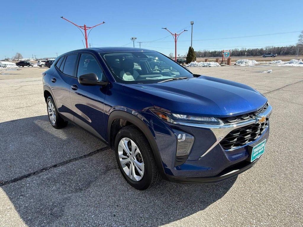 used 2024 Chevrolet Trax car, priced at $18,990