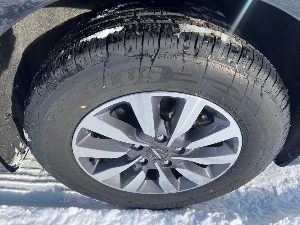 used 2023 Chrysler Pacifica Hybrid car, priced at $25,110