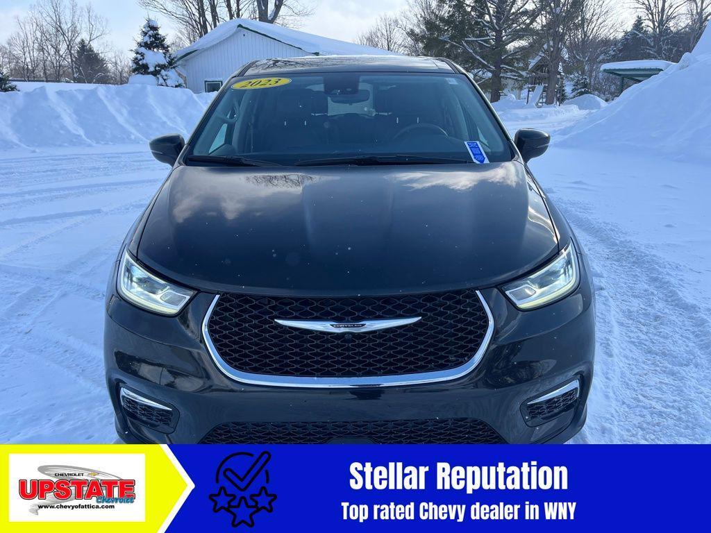 used 2023 Chrysler Pacifica Hybrid car, priced at $25,110