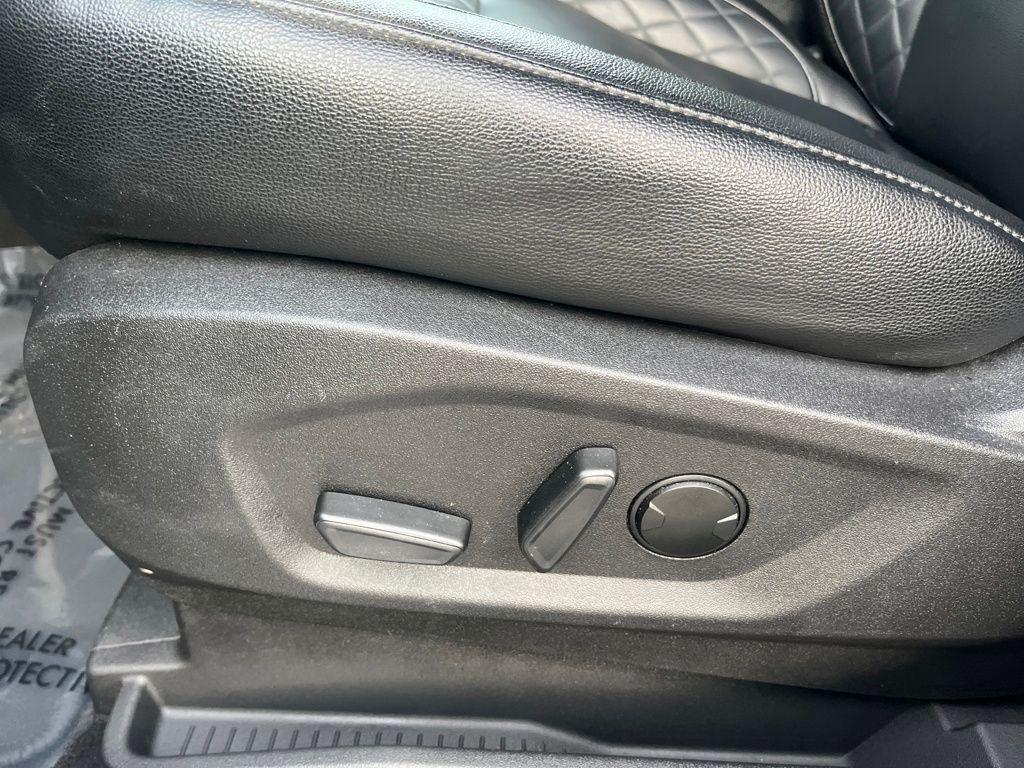 used 2024 Ford Edge car, priced at $23,877