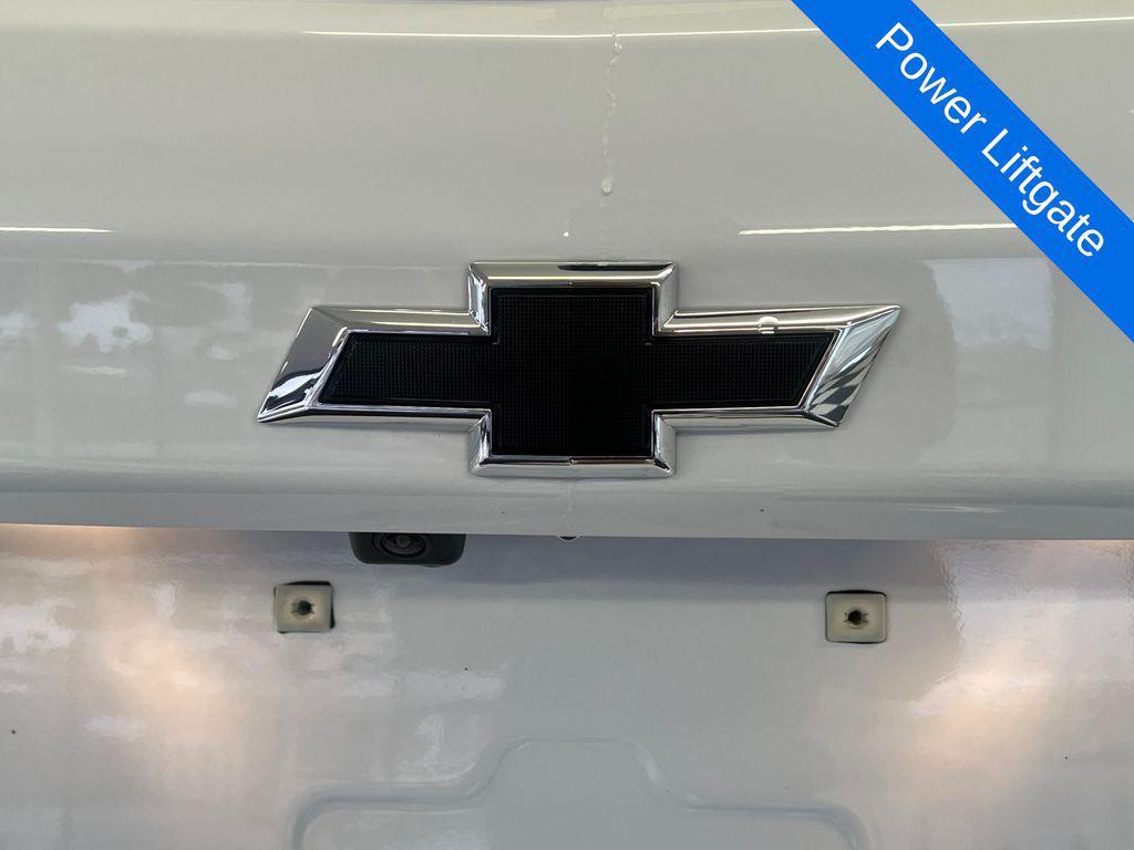 used 2023 Chevrolet Equinox car, priced at $24,989