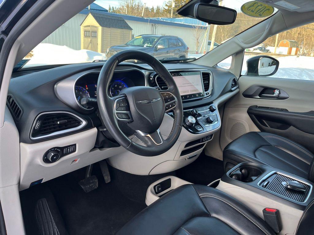 used 2023 Chrysler Pacifica car, priced at $24,998