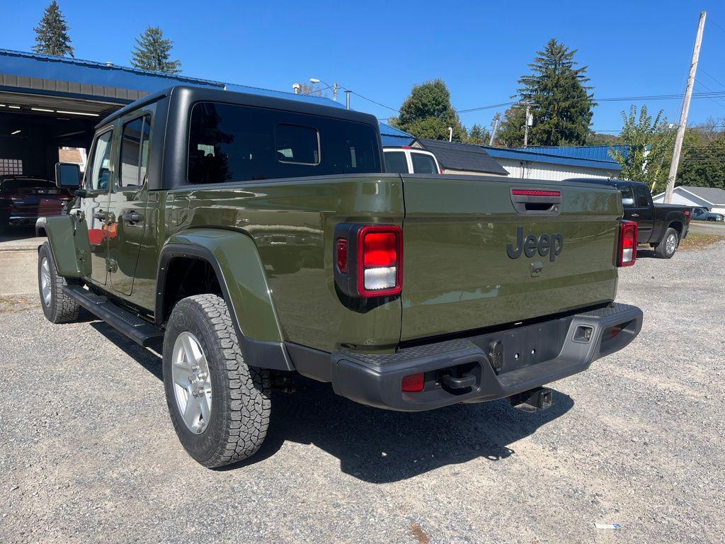 used 2022 Jeep Gladiator car, priced at $30,476