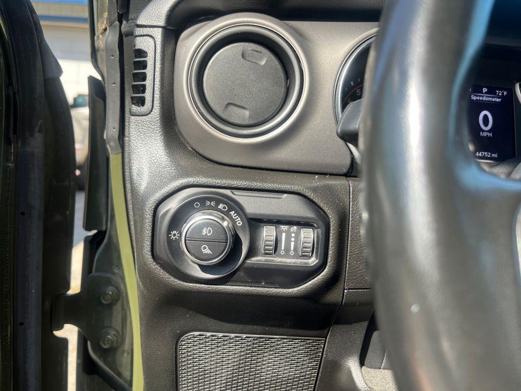 used 2022 Jeep Gladiator car, priced at $30,476