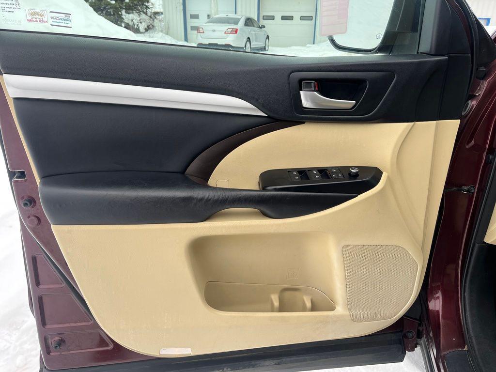 used 2018 Toyota Highlander car, priced at $21,987