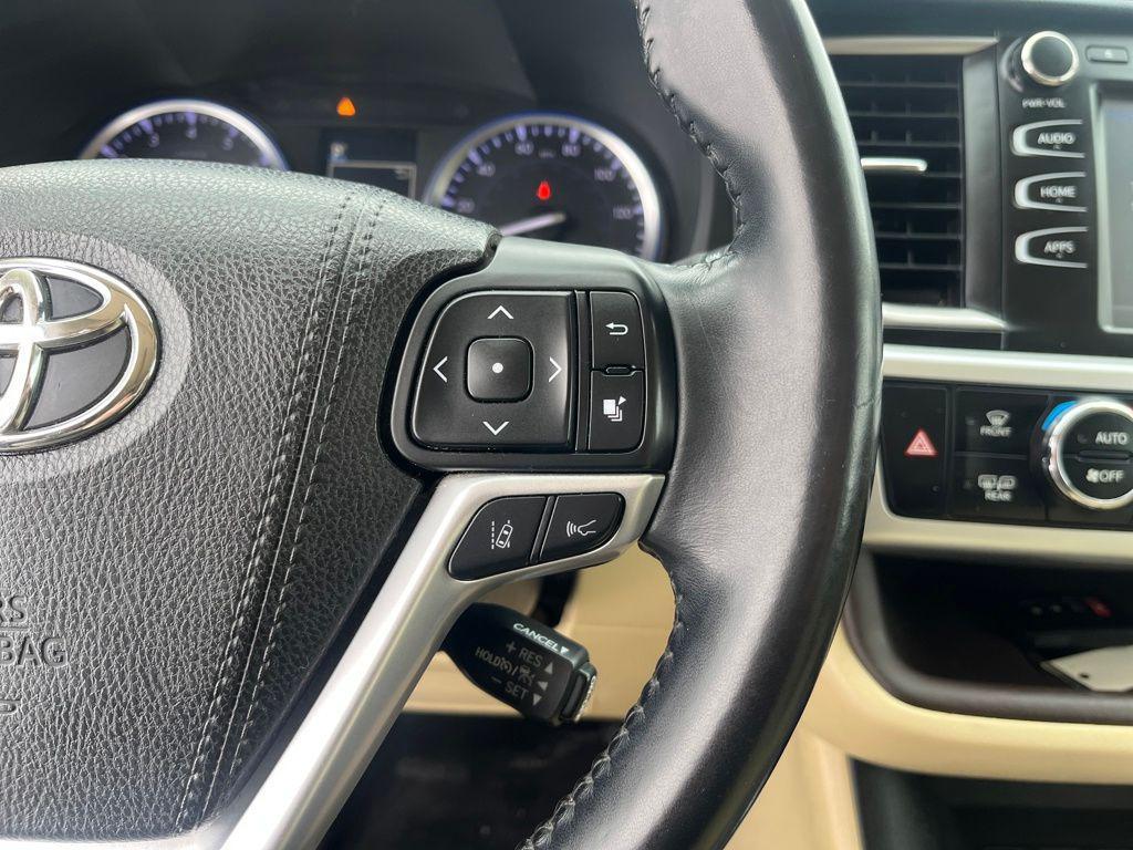 used 2018 Toyota Highlander car, priced at $21,987