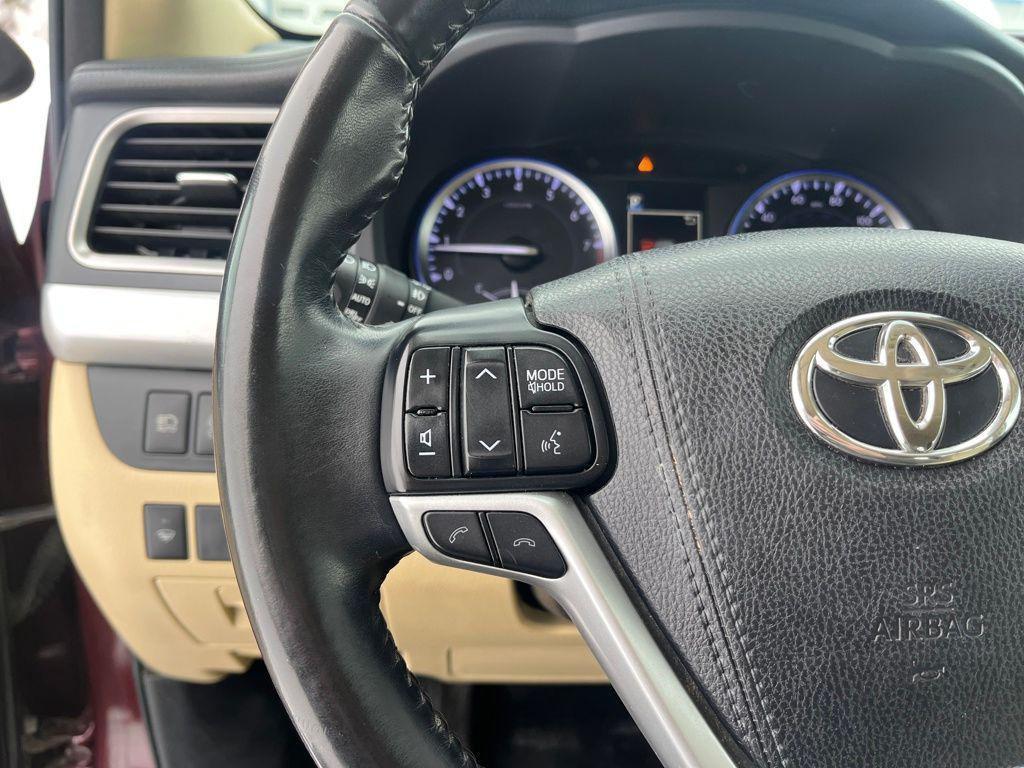 used 2018 Toyota Highlander car, priced at $21,987