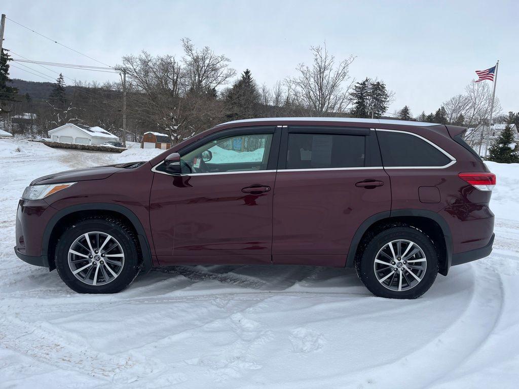 used 2018 Toyota Highlander car, priced at $21,987