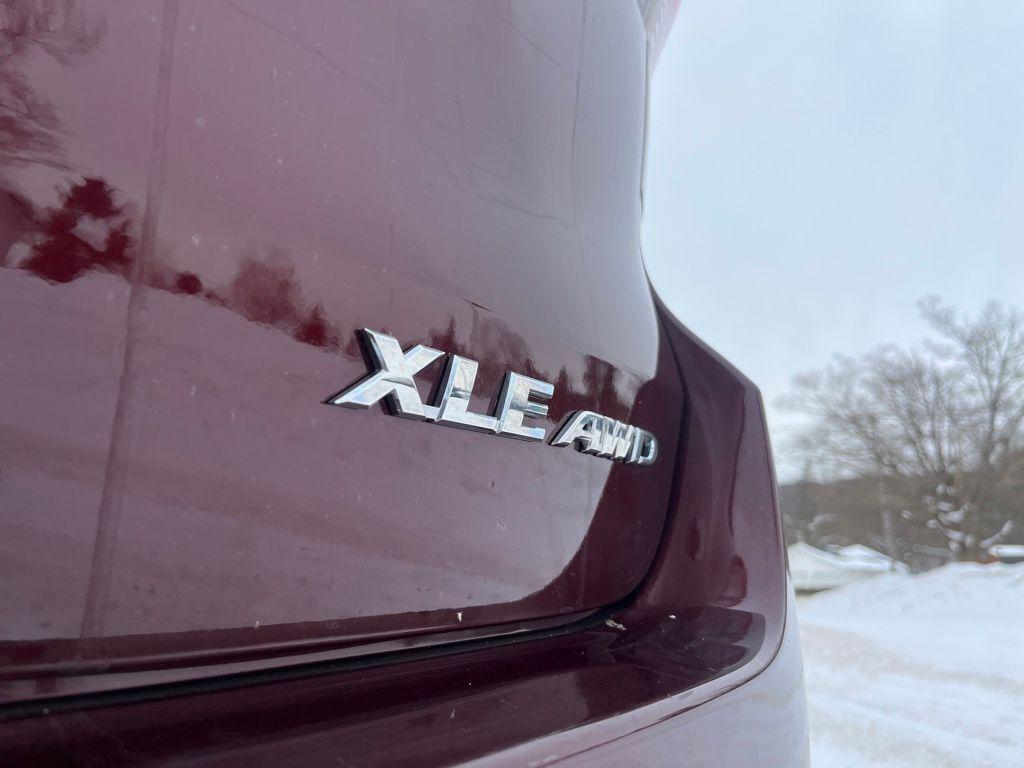 used 2018 Toyota Highlander car, priced at $21,987