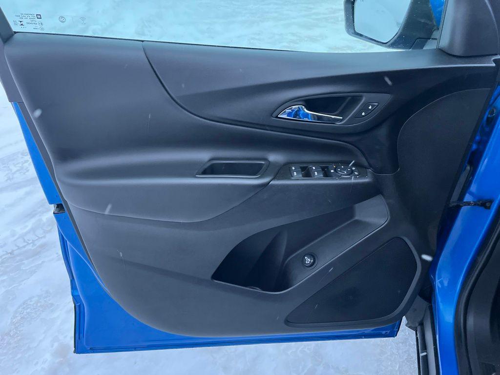 used 2024 Chevrolet Equinox car, priced at $21,987