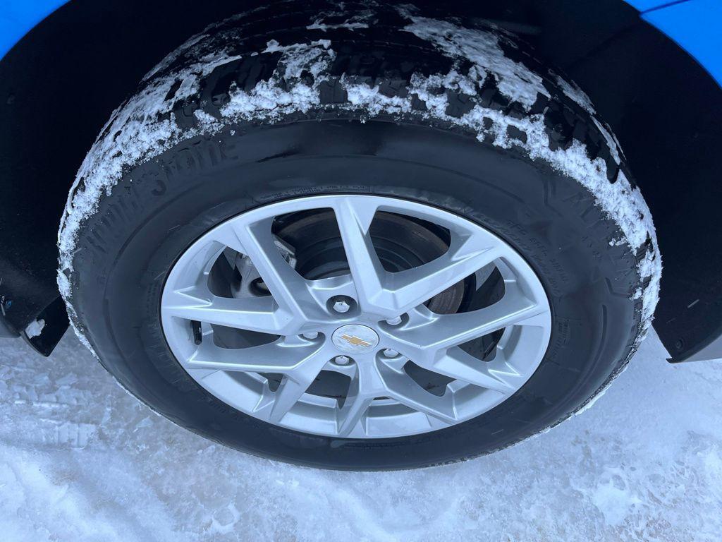 used 2024 Chevrolet Equinox car, priced at $21,987