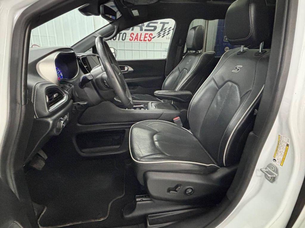 used 2022 Chrysler Pacifica Hybrid car, priced at $21,995