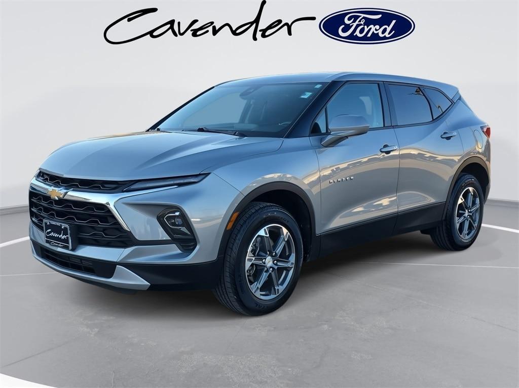 used 2025 Chevrolet Blazer car, priced at $27,992