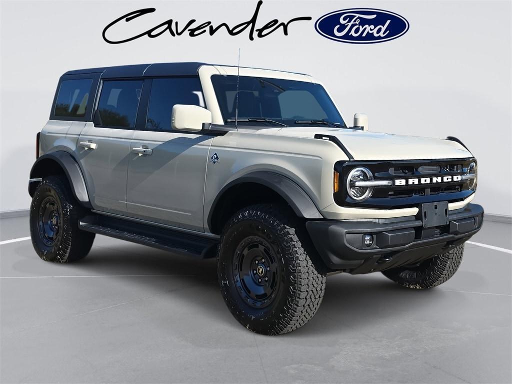 new 2025 Ford Bronco car, priced at $54,556