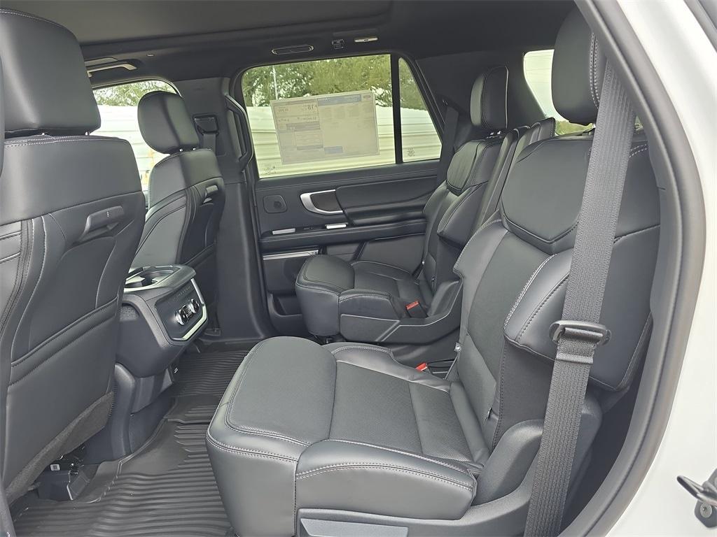 new 2025 Ford Expedition car, priced at $79,498