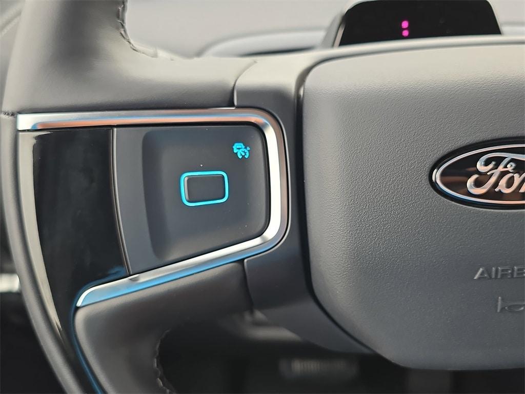 new 2025 Ford Expedition car, priced at $79,498