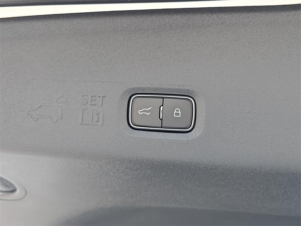 new 2025 Ford Expedition car, priced at $79,498