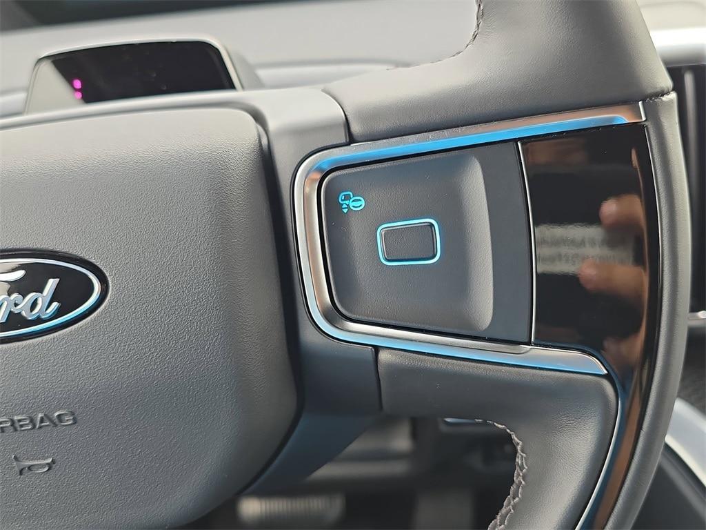 new 2025 Ford Expedition car, priced at $79,498