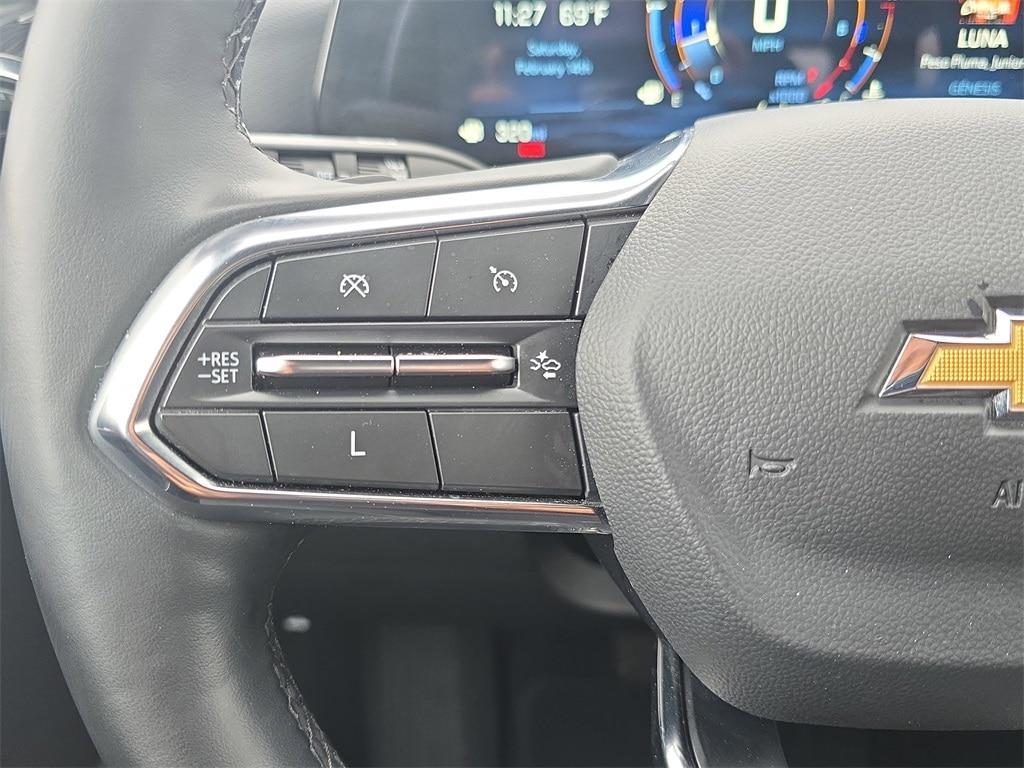 used 2025 Chevrolet Equinox car, priced at $24,497