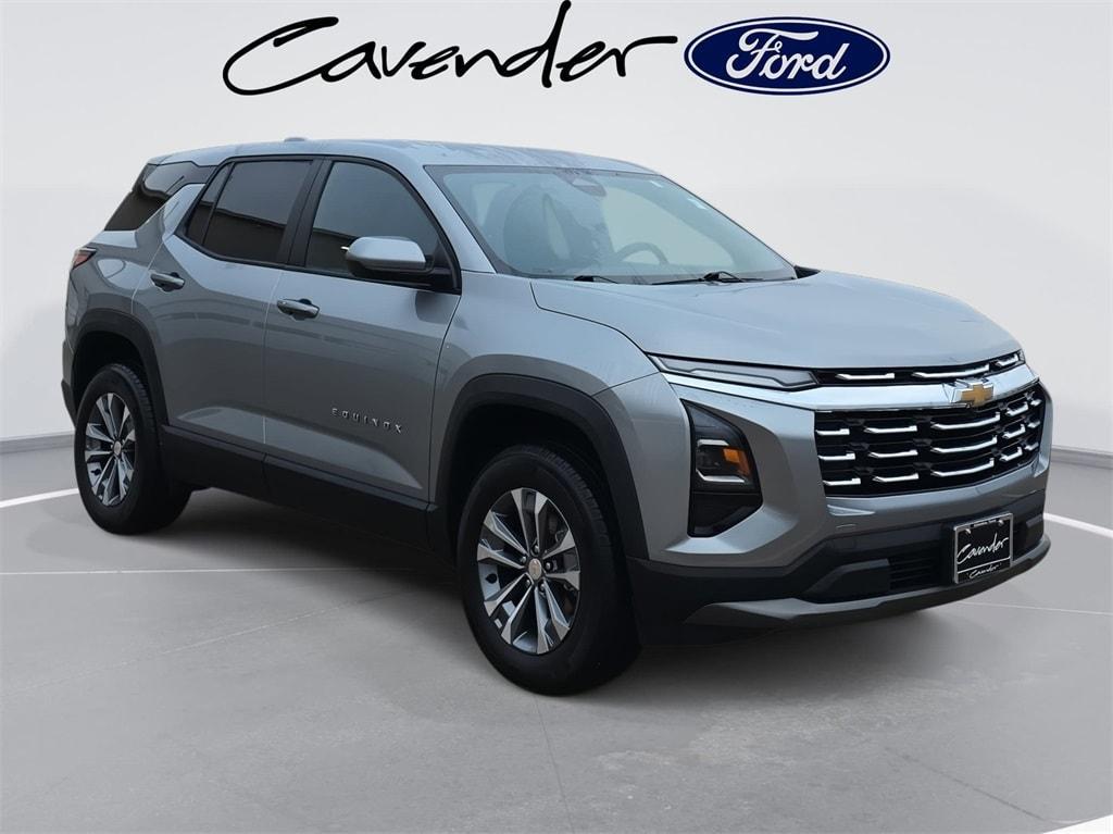 used 2025 Chevrolet Equinox car, priced at $24,662