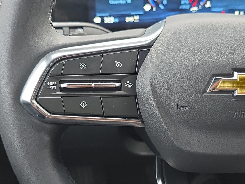 used 2025 Chevrolet Equinox car, priced at $24,662