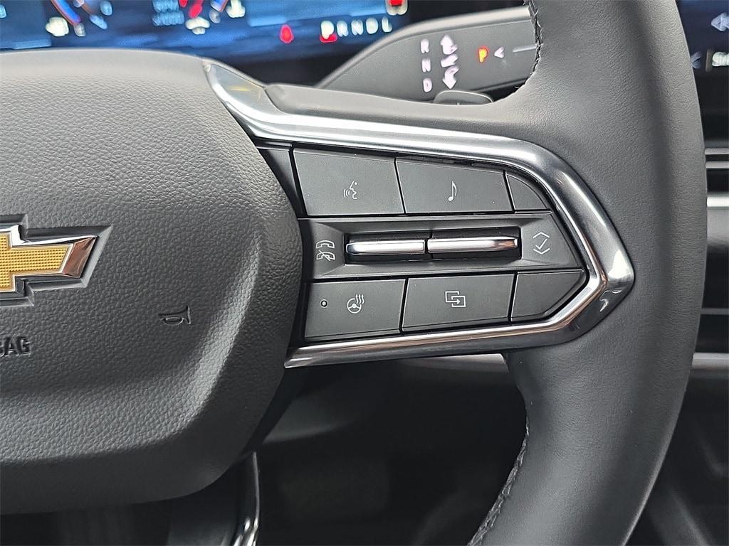 used 2025 Chevrolet Equinox car, priced at $24,662