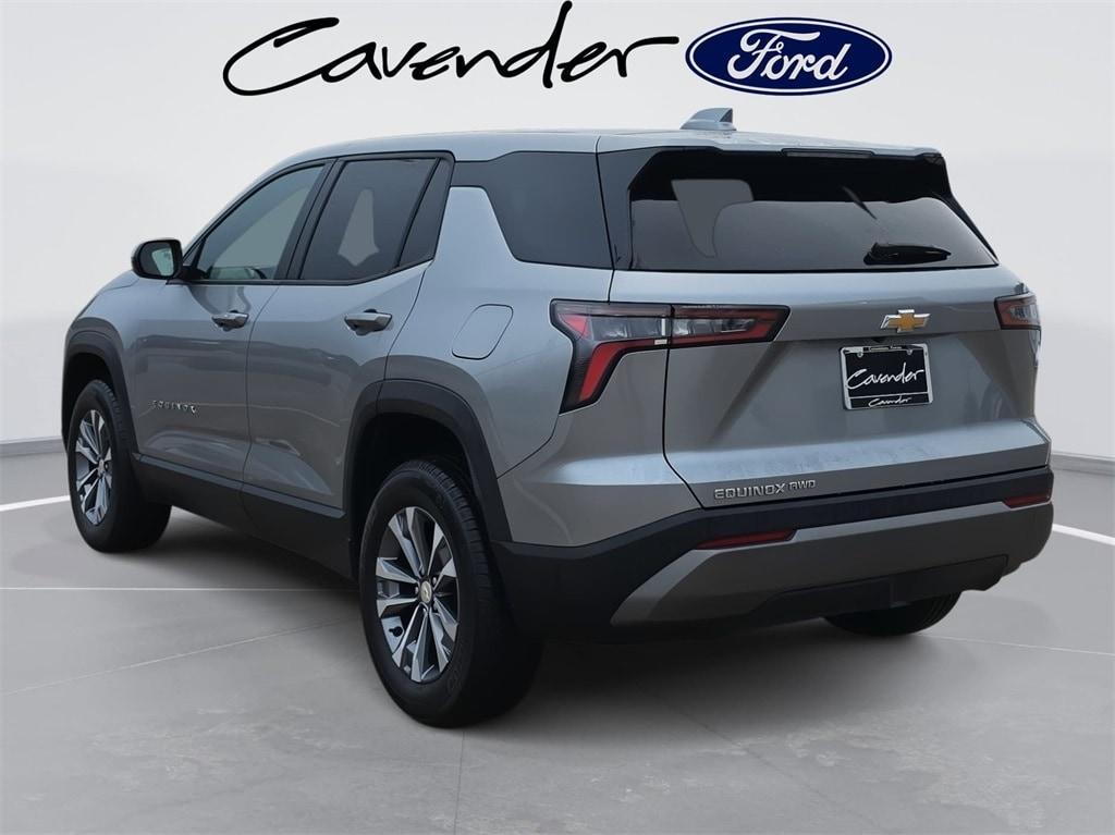 used 2025 Chevrolet Equinox car, priced at $24,662