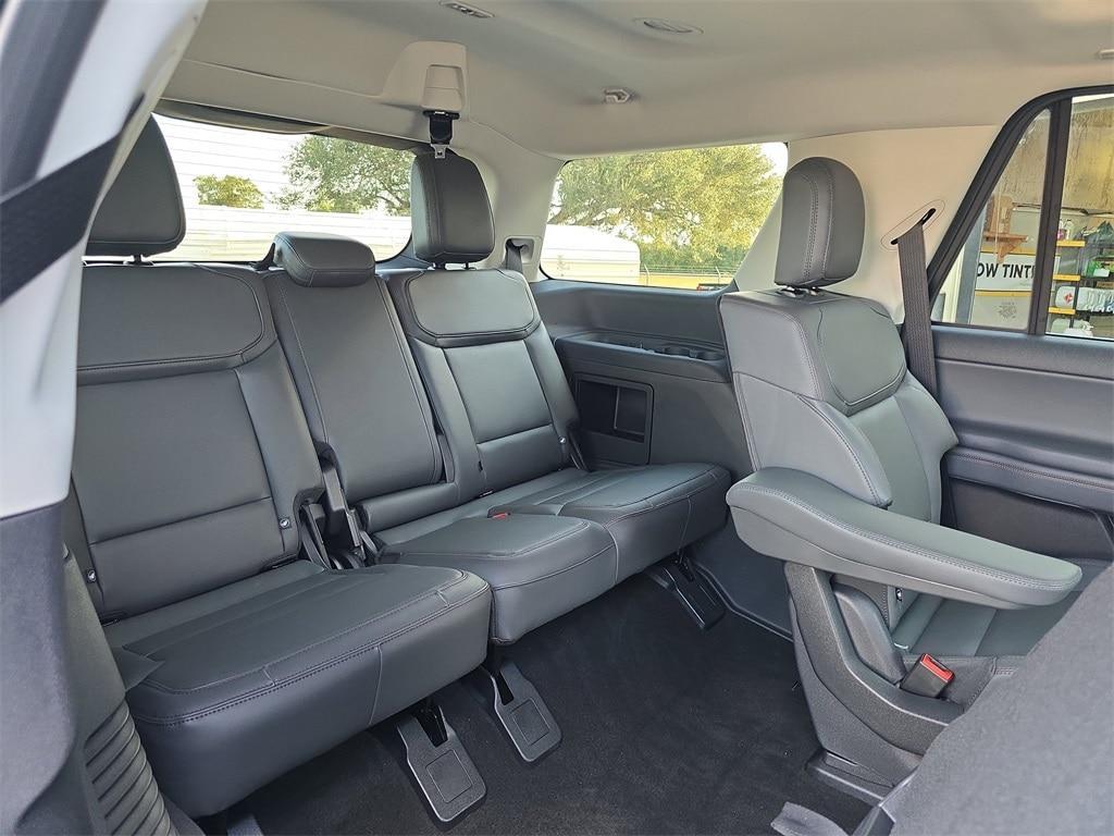 new 2025 Ford Expedition car, priced at $67,605