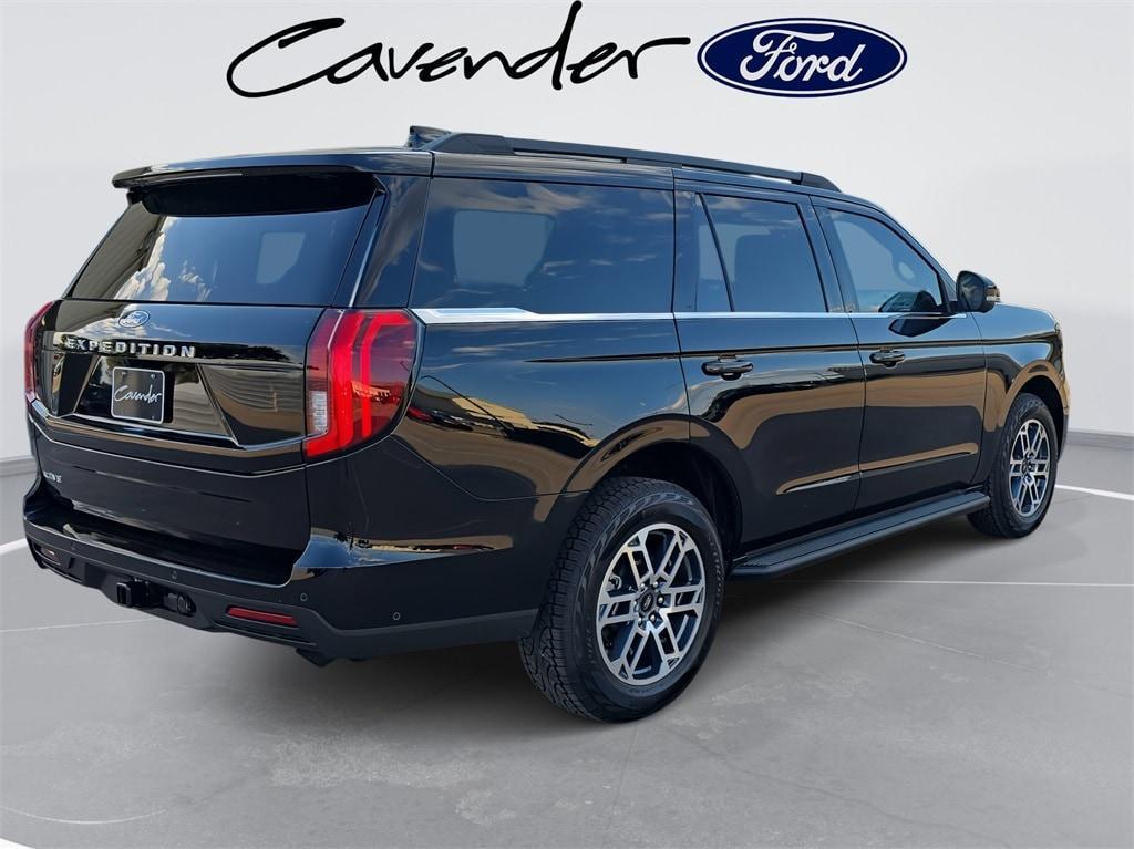 new 2025 Ford Expedition car, priced at $67,605