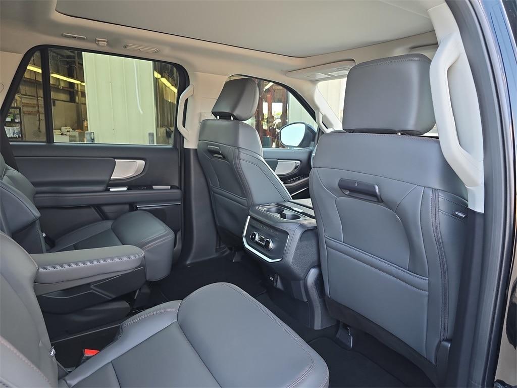 new 2025 Ford Expedition car, priced at $67,605