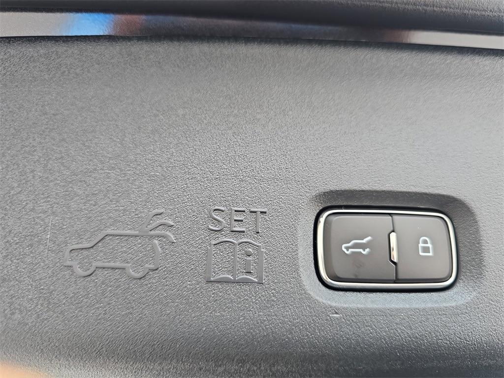 new 2025 Ford Expedition Max car, priced at $65,654