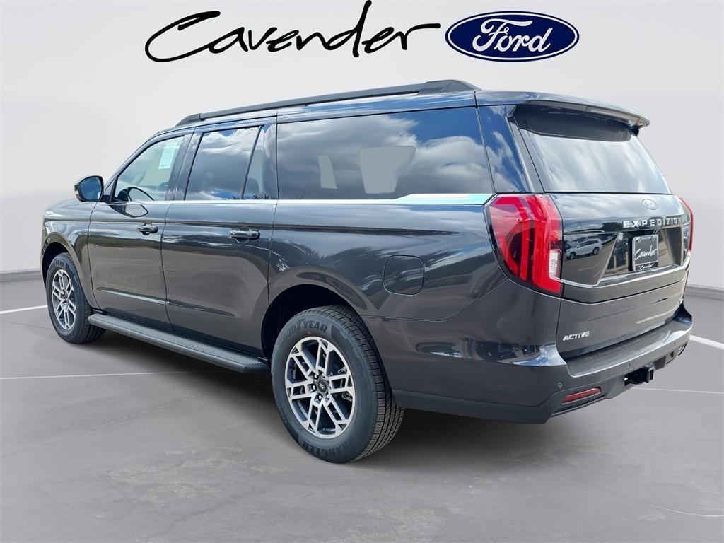 new 2025 Ford Expedition Max car, priced at $65,654