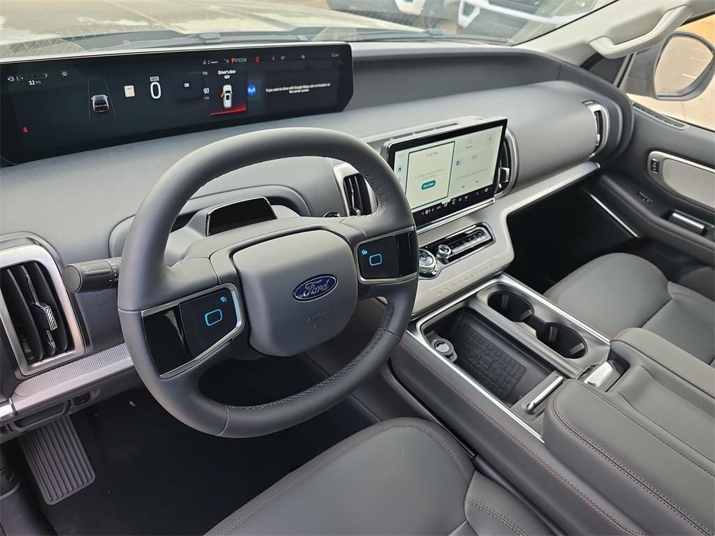 new 2025 Ford Expedition Max car, priced at $65,654