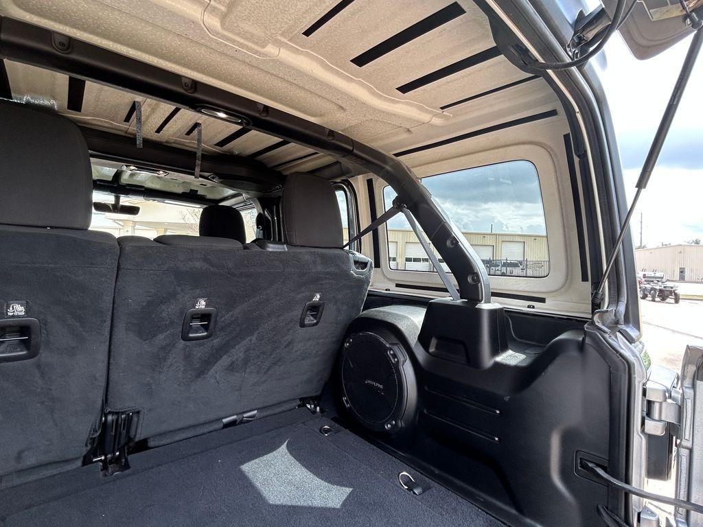 used 2020 Jeep Wrangler Unlimited car, priced at $29,402