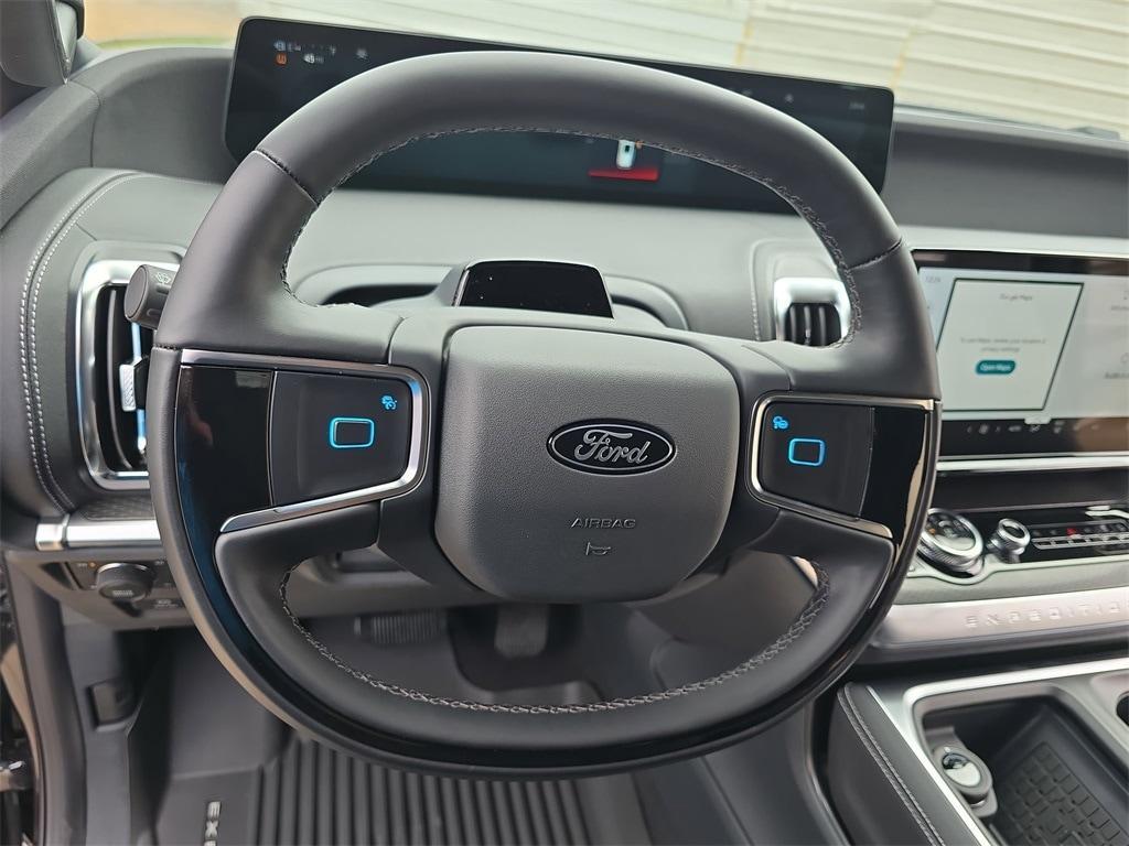 new 2025 Ford Expedition car, priced at $80,001