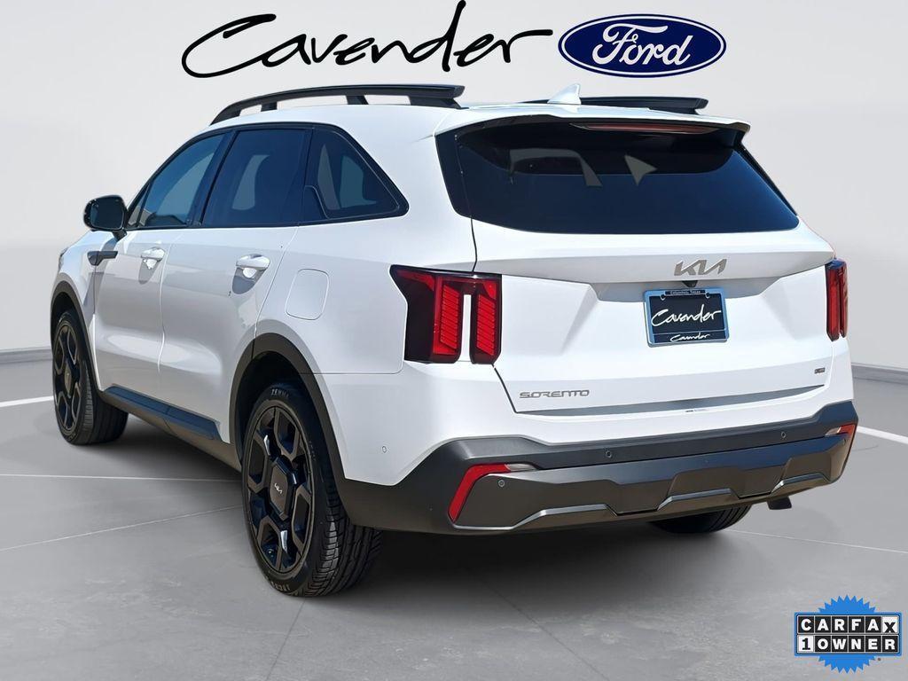 used 2024 Kia Sorento car, priced at $30,722