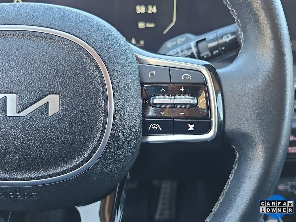 used 2024 Kia Sorento car, priced at $30,722