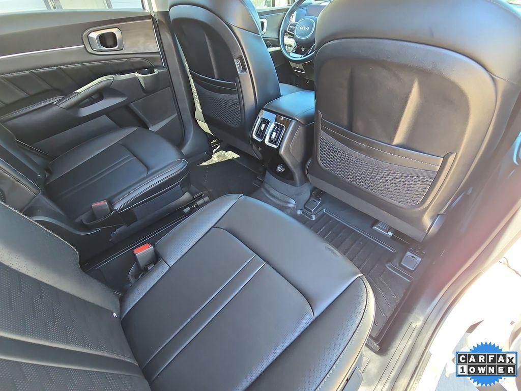 used 2024 Kia Sorento car, priced at $30,722