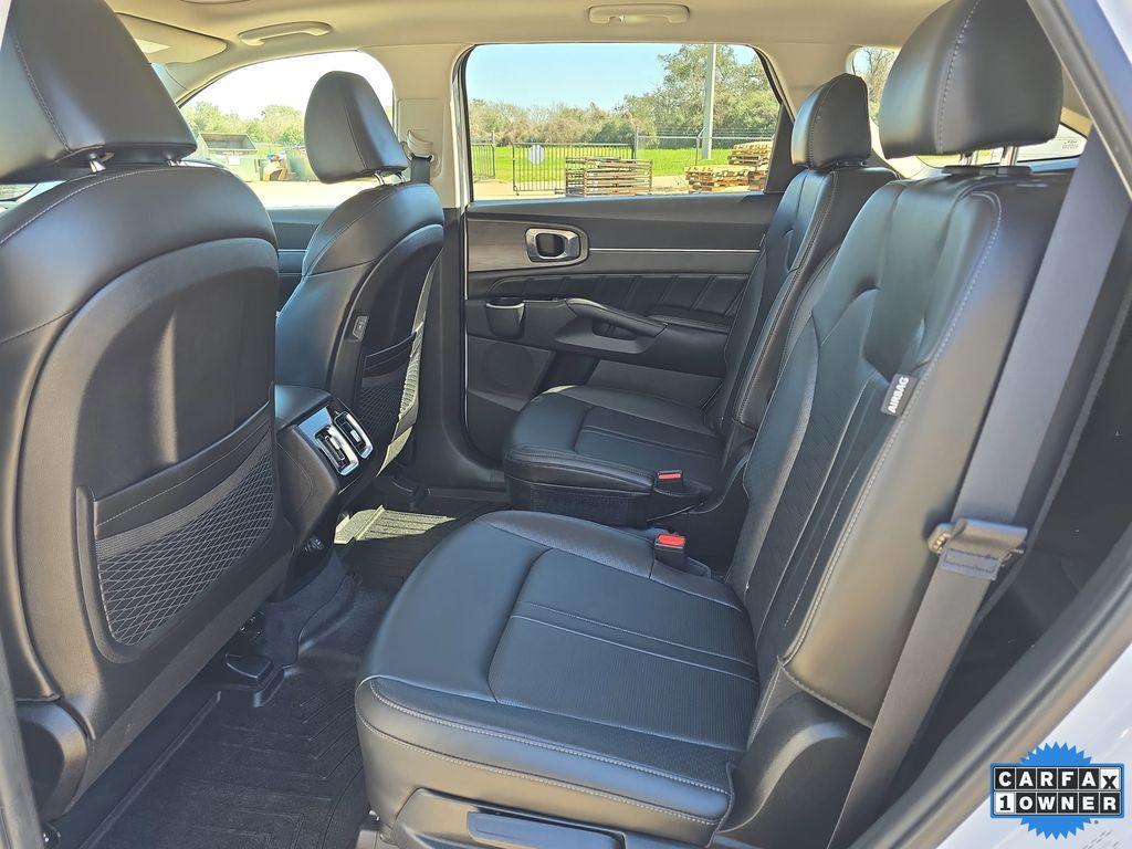 used 2024 Kia Sorento car, priced at $30,722