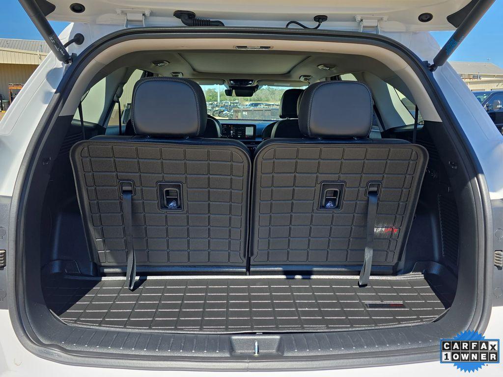 used 2024 Kia Sorento car, priced at $30,722