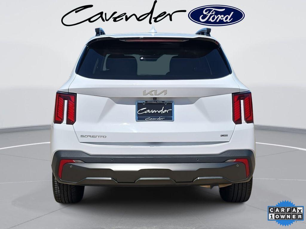 used 2024 Kia Sorento car, priced at $30,722
