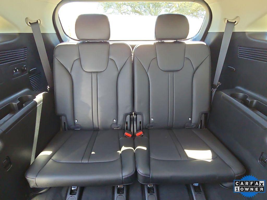 used 2024 Kia Sorento car, priced at $30,722