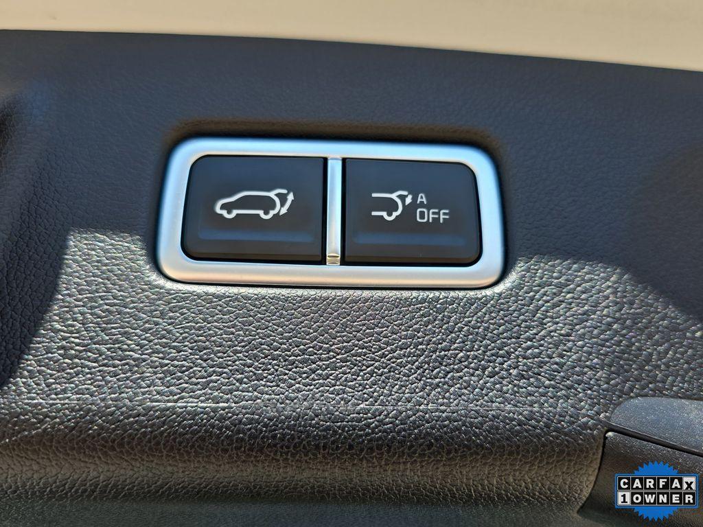 used 2024 Kia Sorento car, priced at $30,722