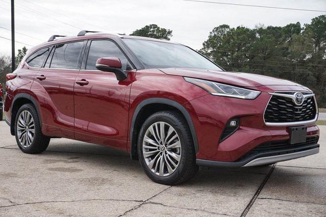 used 2021 Toyota Highlander car, priced at $34,589