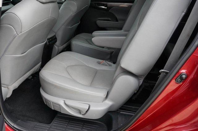 used 2021 Toyota Highlander car, priced at $34,589