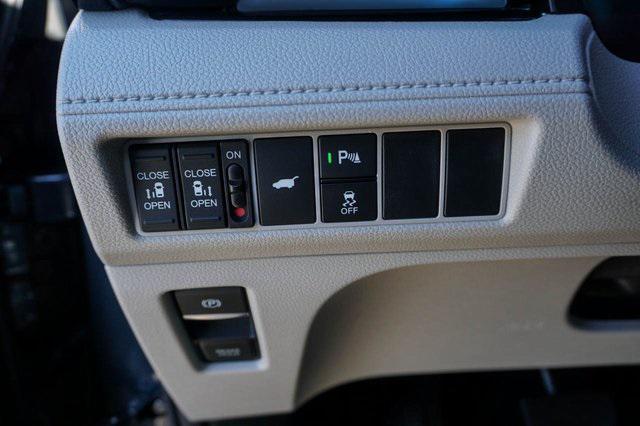 used 2025 Honda Odyssey car, priced at $41,379